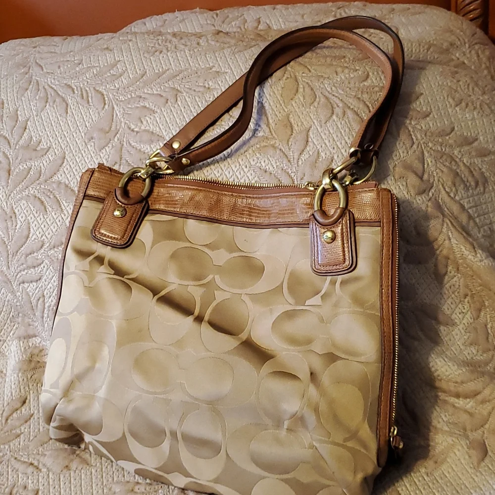 Coach Purse Shoulder / tote bag
